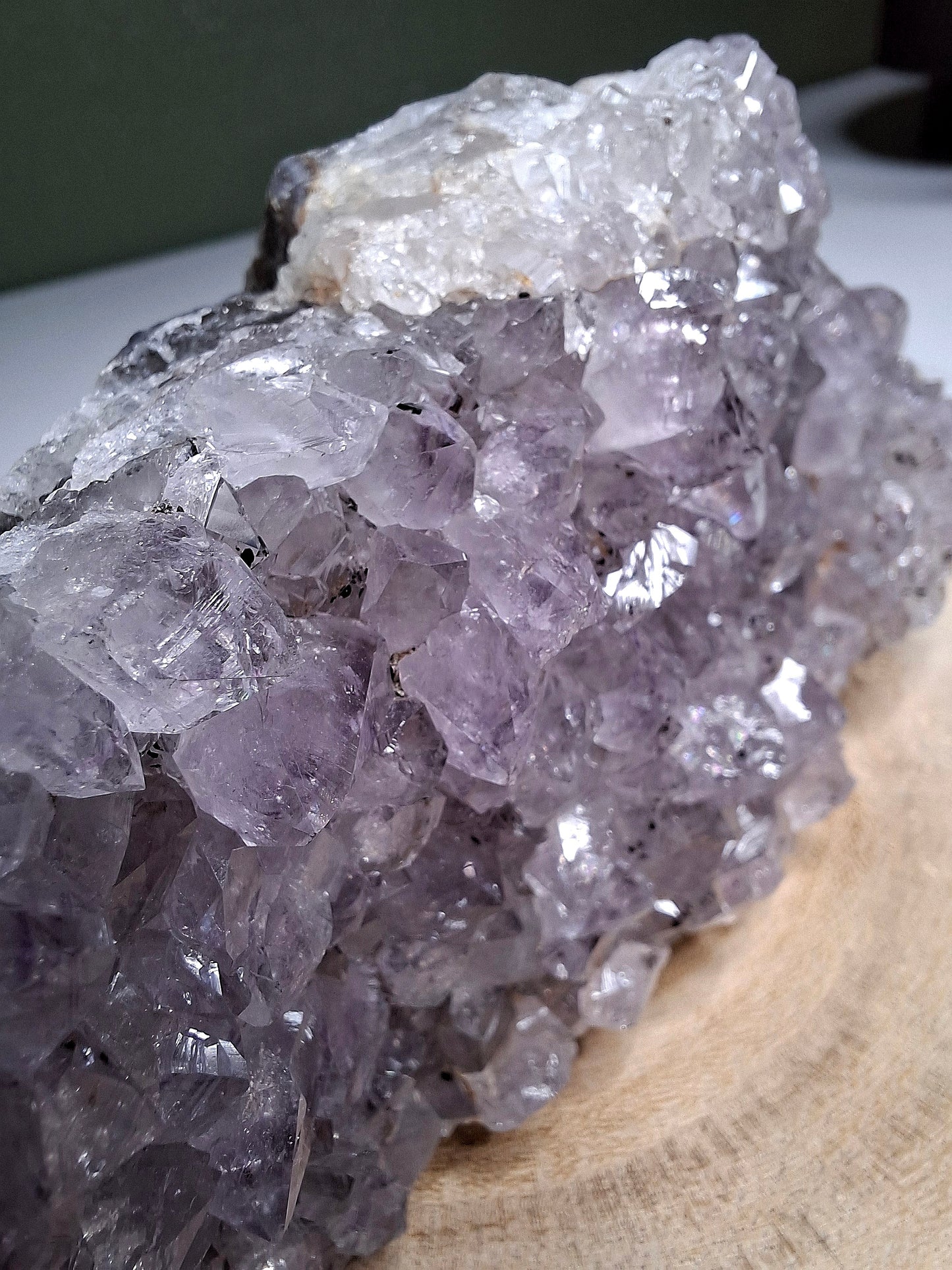 NOUVEAU - Géode en améthyste