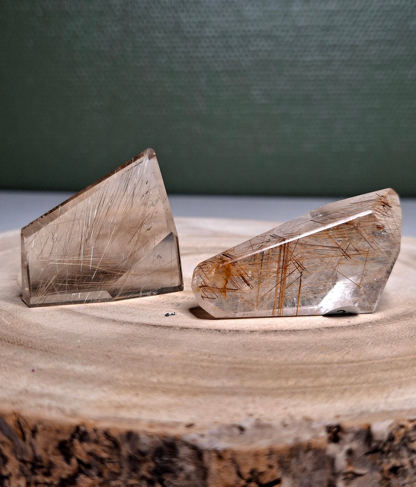 NOUVEAU - Forme libre en quartz rutile