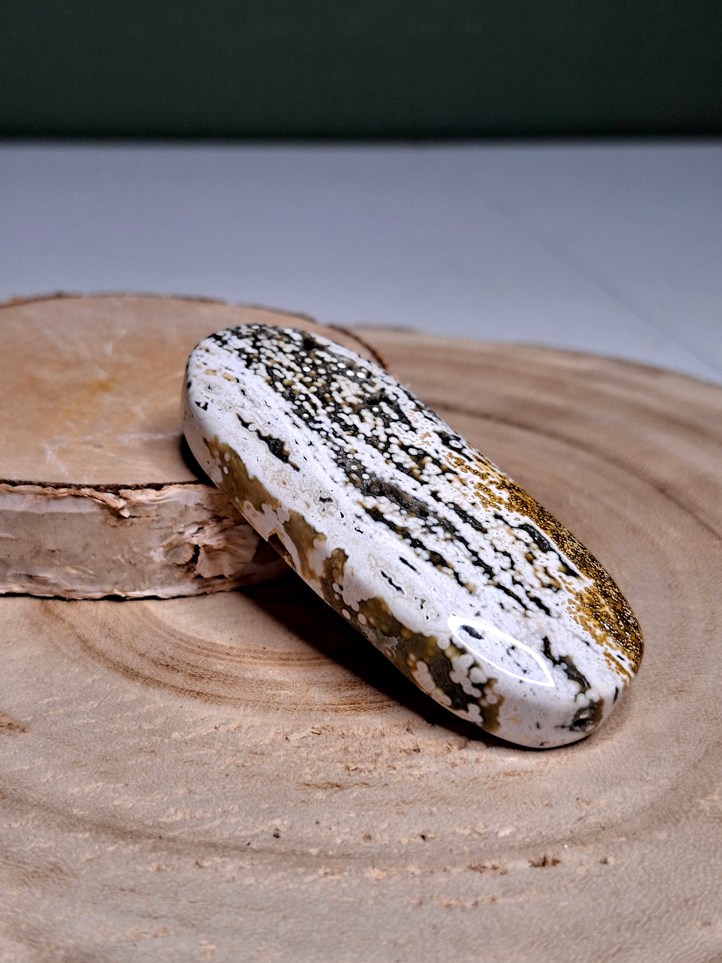 NOUVEAU - Galet en jaspe océan