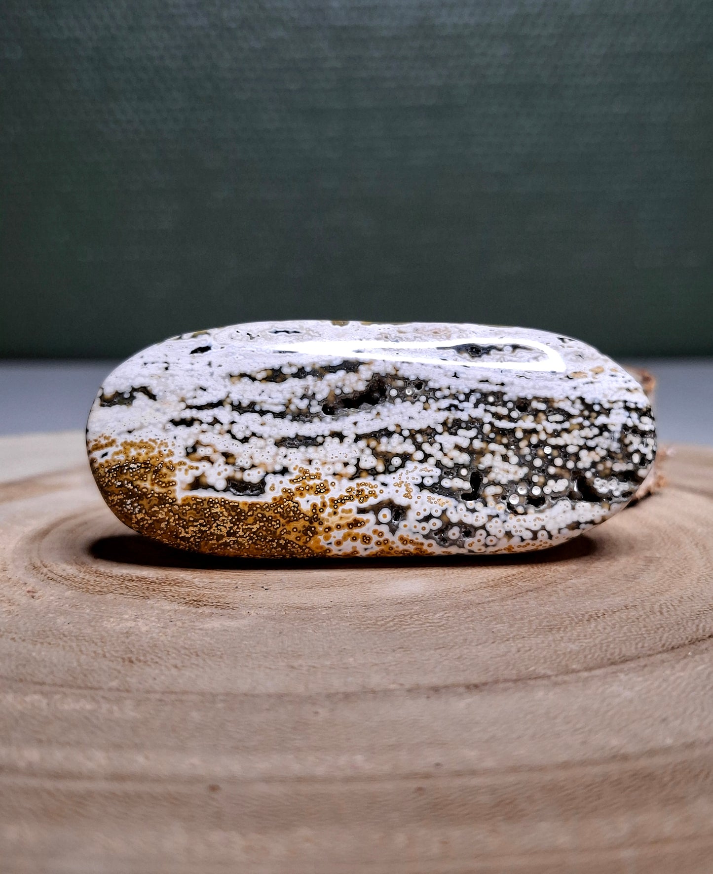 NOUVEAU - Galet en jaspe océan