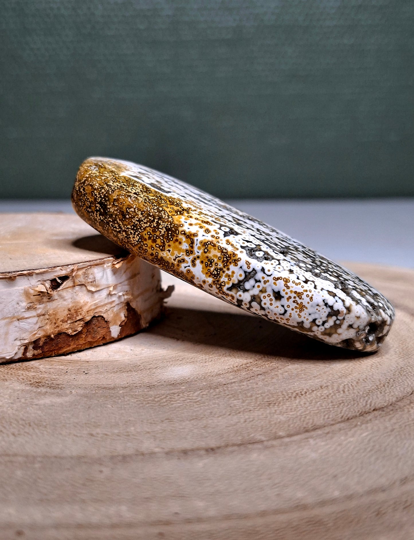 NOUVEAU - Galet en jaspe océan