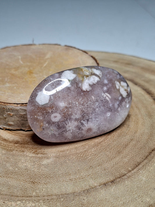 NOUVEAU - Galet en améthyste rose agate fleur