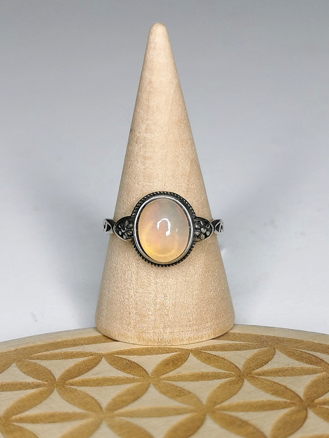 Bague en opale welo sur argent
