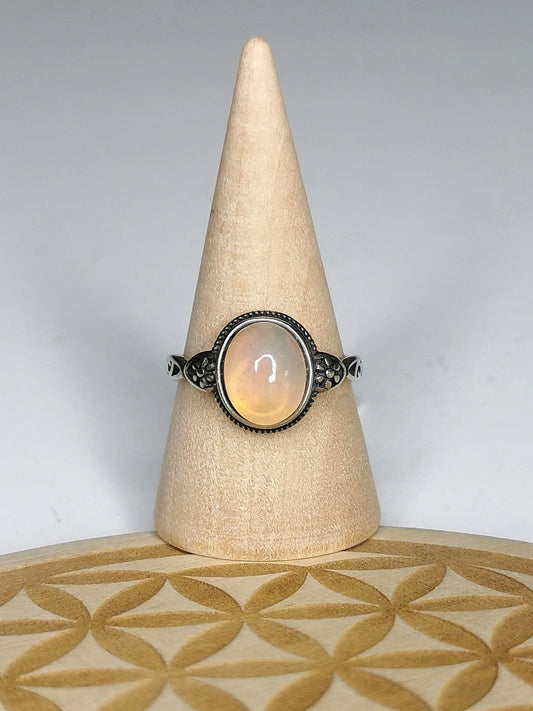 Bague en opale welo sur argent
