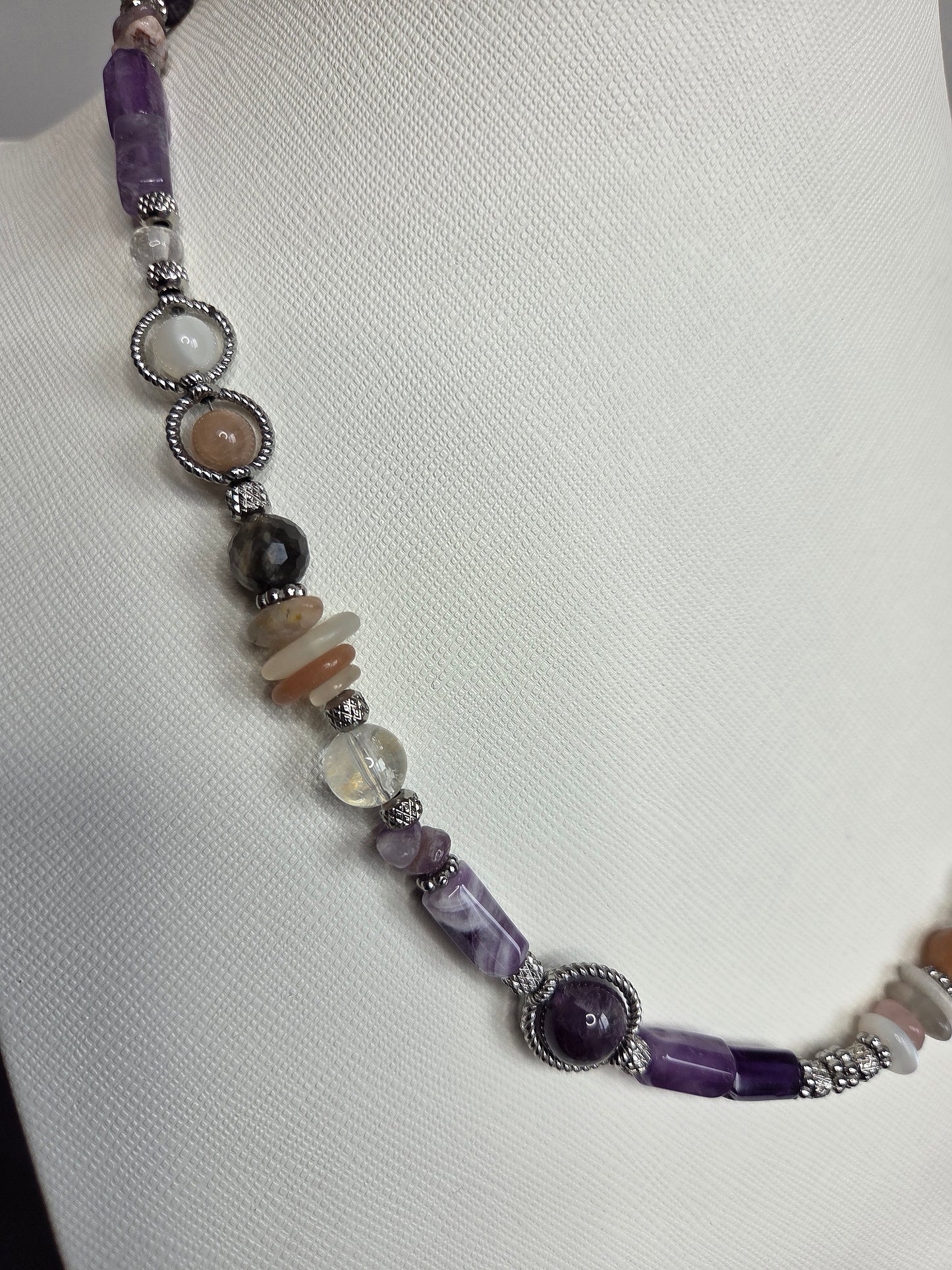 NOUVEAU - Collier "intuition"