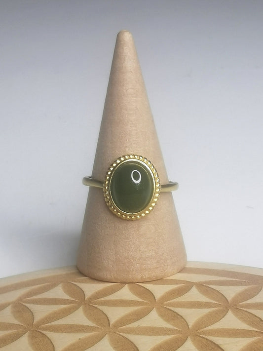 NOUVEAU - Bague en jade vert sur argent plaqué