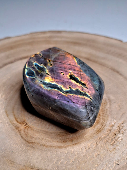 NOUVEAU - Forme libre en labradorite spectrolite