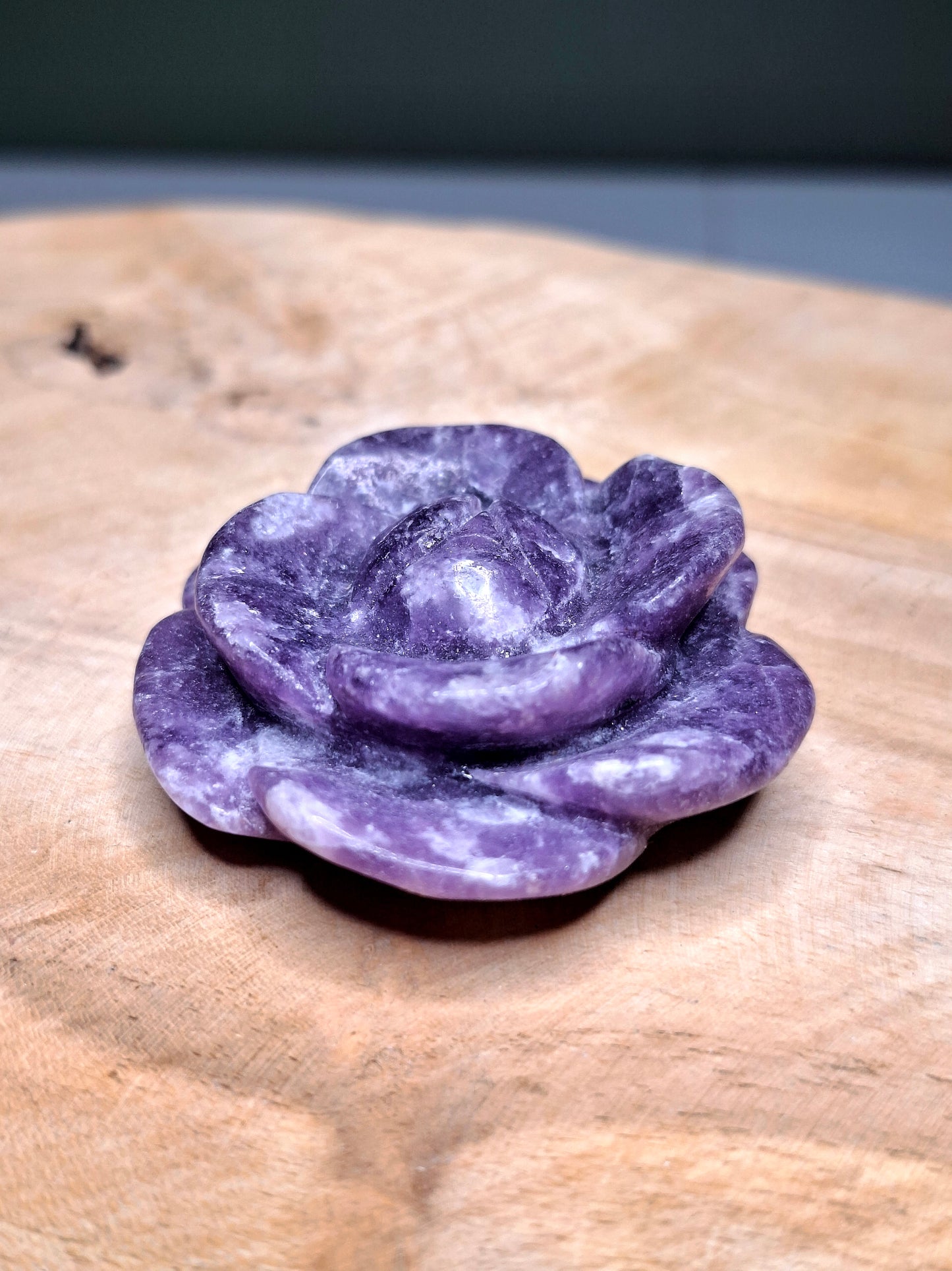 NOUVEAU - Fleur en lépidolite