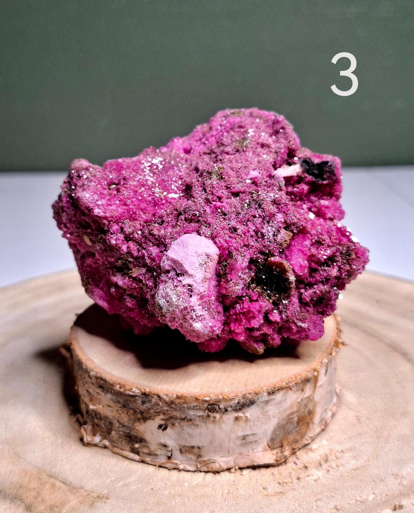 NOUVEAU - Forme brute en rubis corindon avec mica