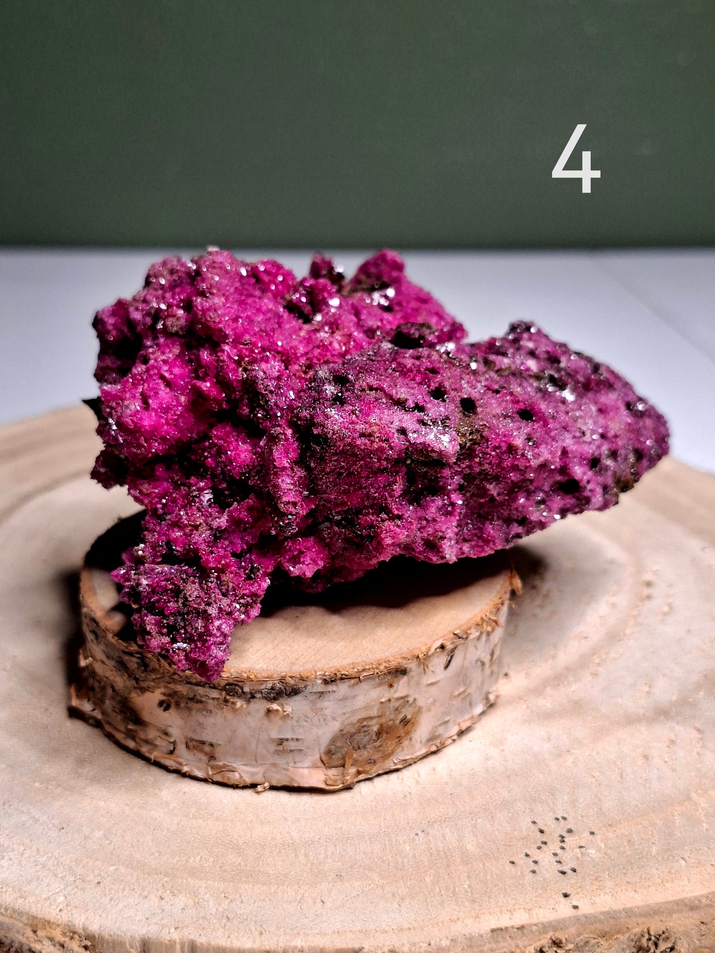 NOUVEAU - Forme brute en rubis corindon avec mica