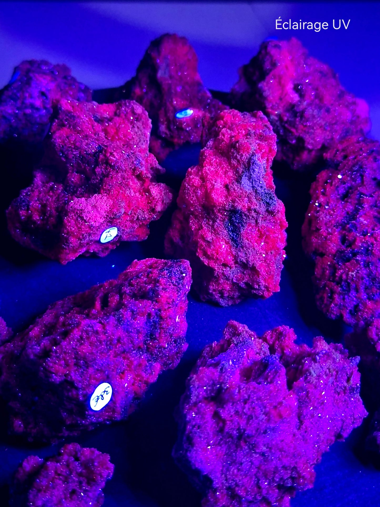 NOUVEAU - Forme brute en rubis corindon avec mica