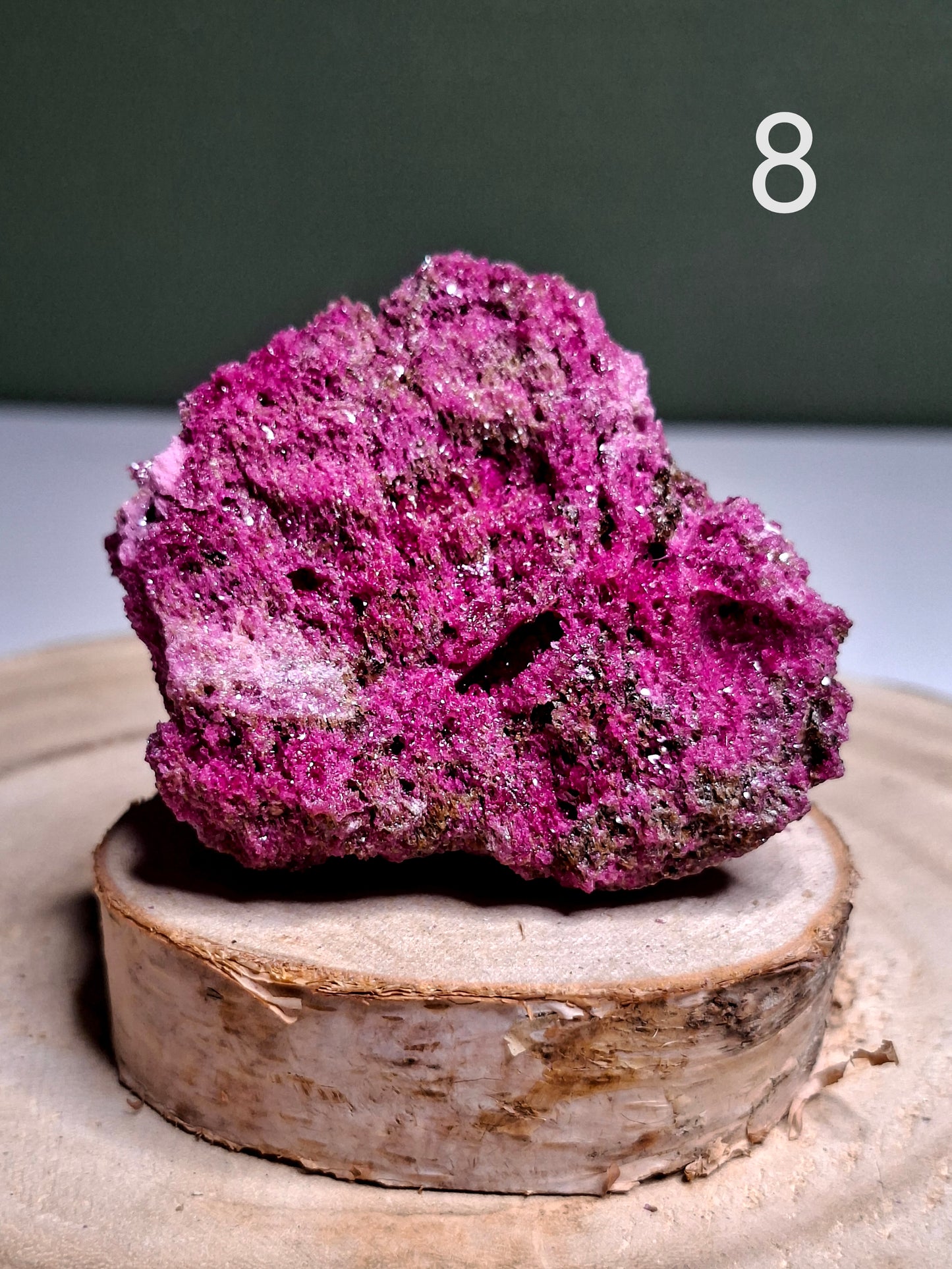 NOUVEAU - Forme brute en rubis corindon avec mica