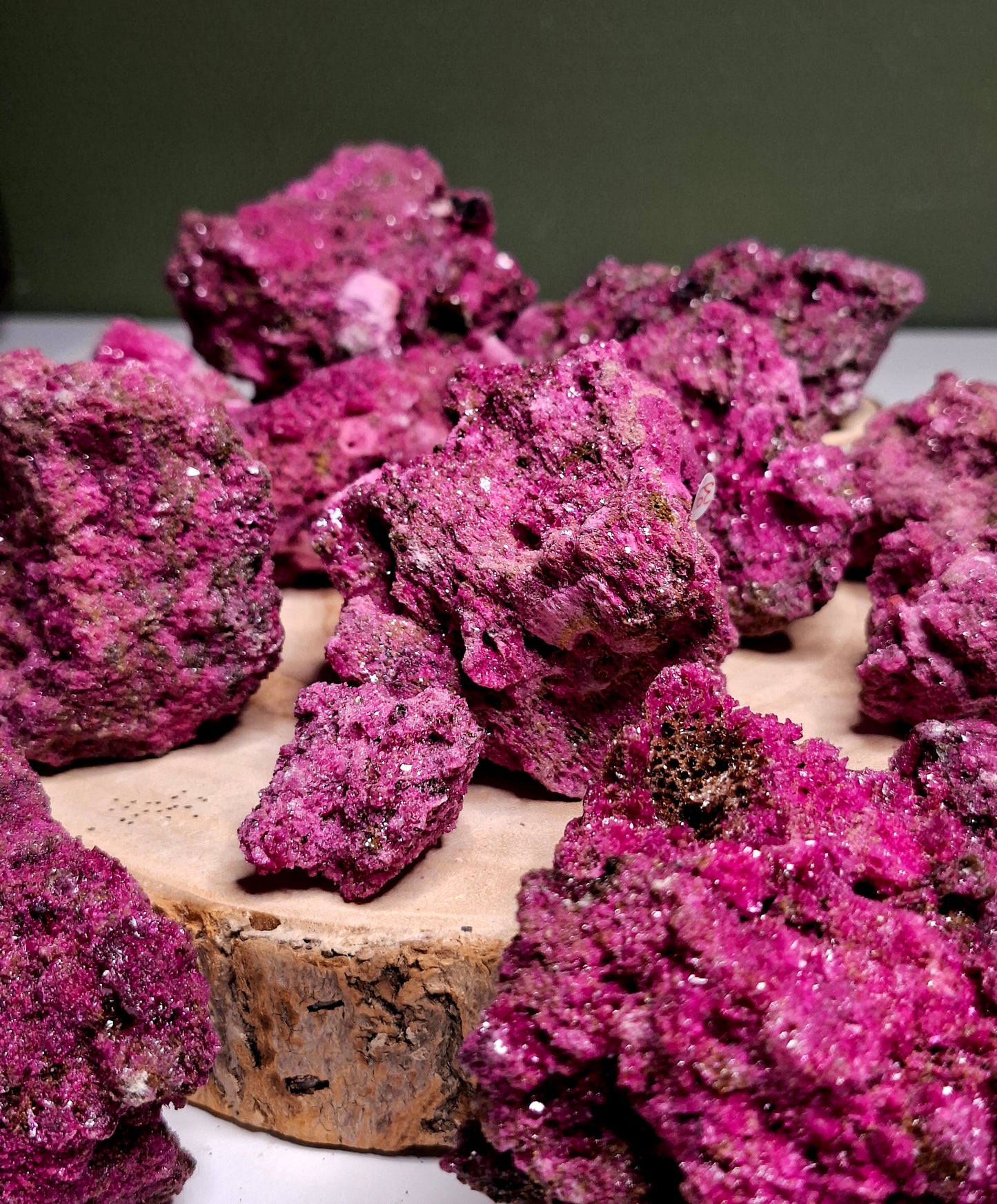 NOUVEAU - Forme brute en rubis corindon avec mica