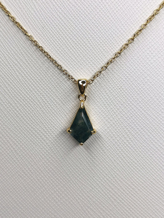 NOUVEAU - Pendentif en agate mousse sur argent plaqué doré
