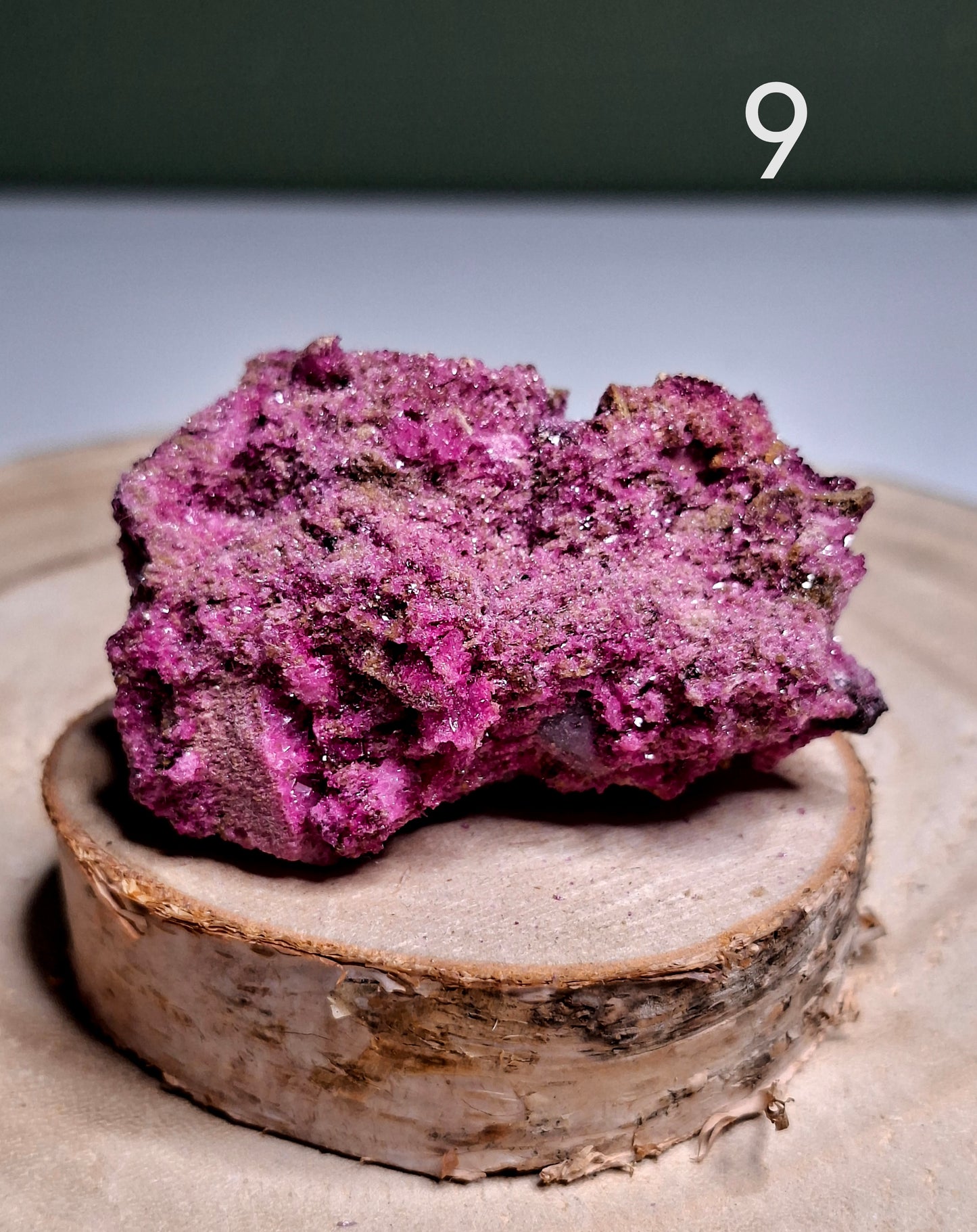 NOUVEAU - Forme brute en rubis corindon avec mica