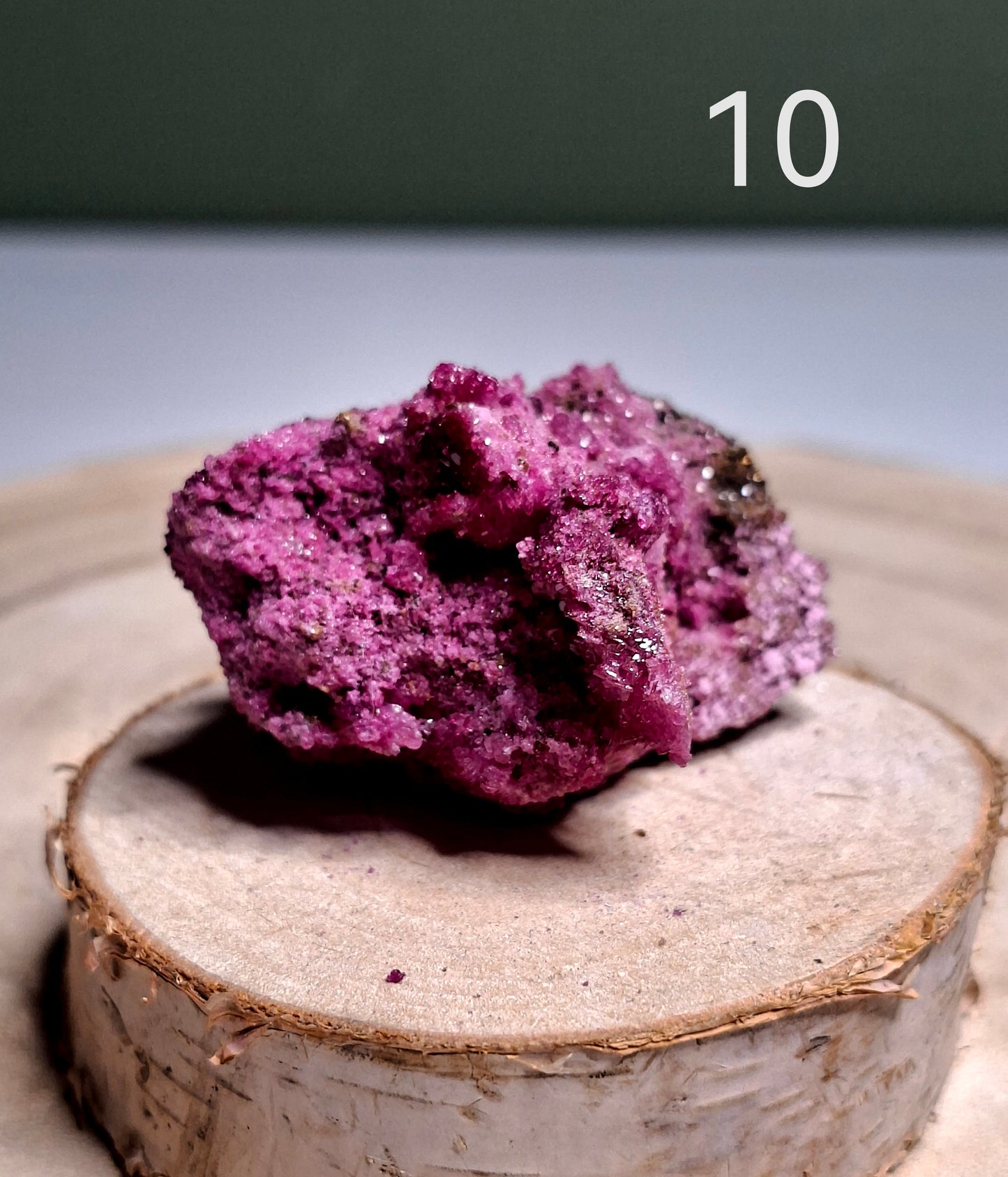 NOUVEAU - Forme brute en rubis corindon avec mica