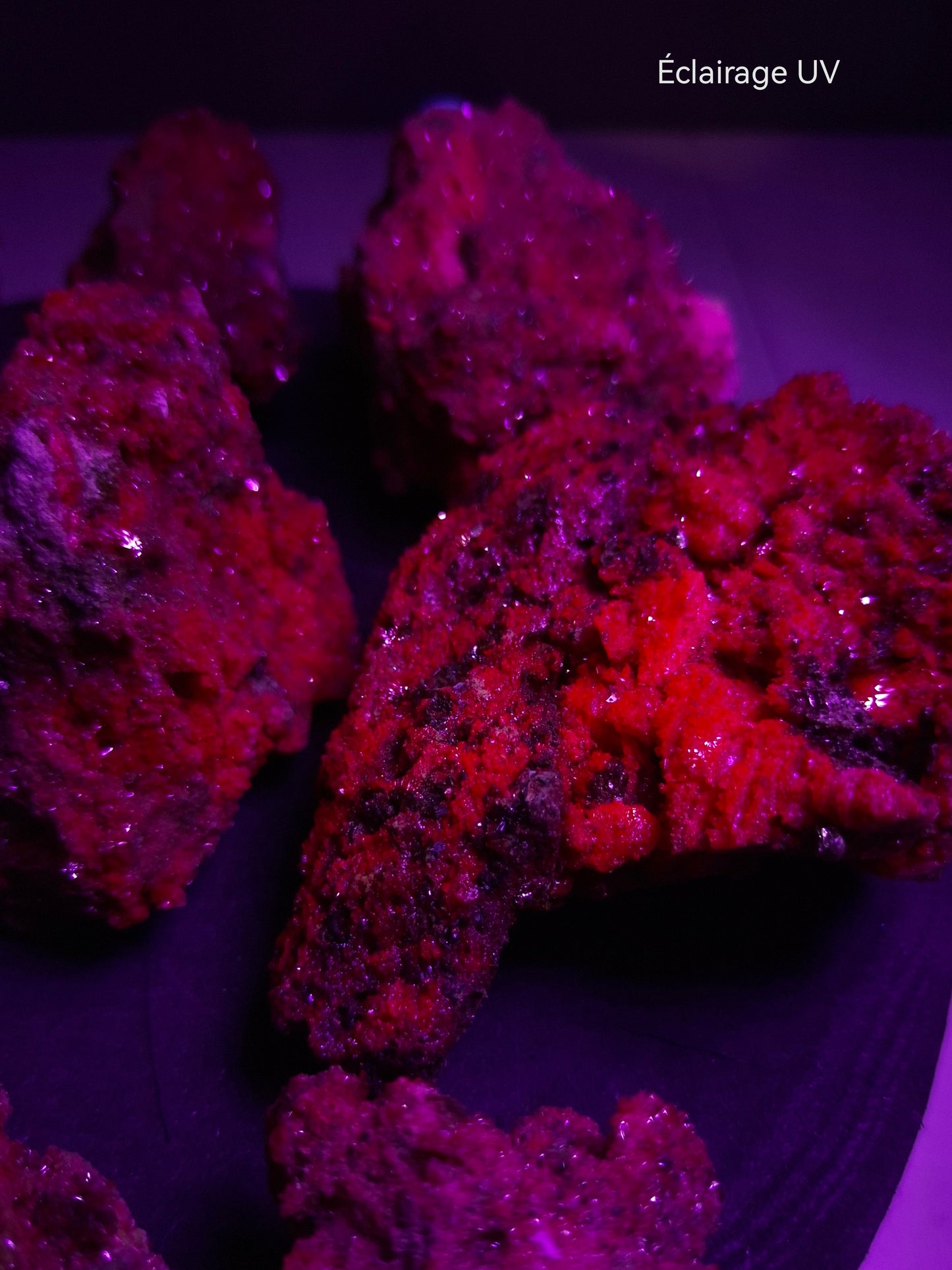 NOUVEAU - Forme brute en rubis corindon avec mica