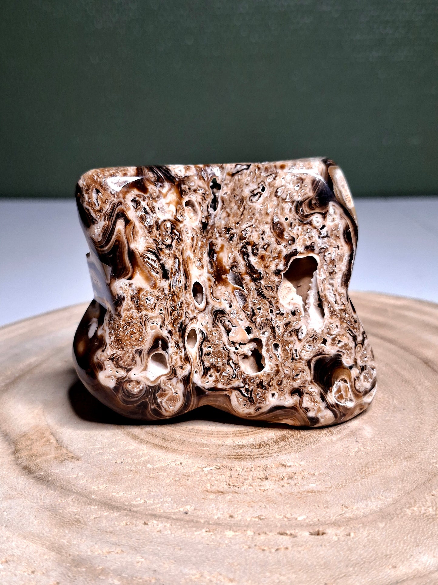 NOUVEAU - Forme libre en calcite chocolat