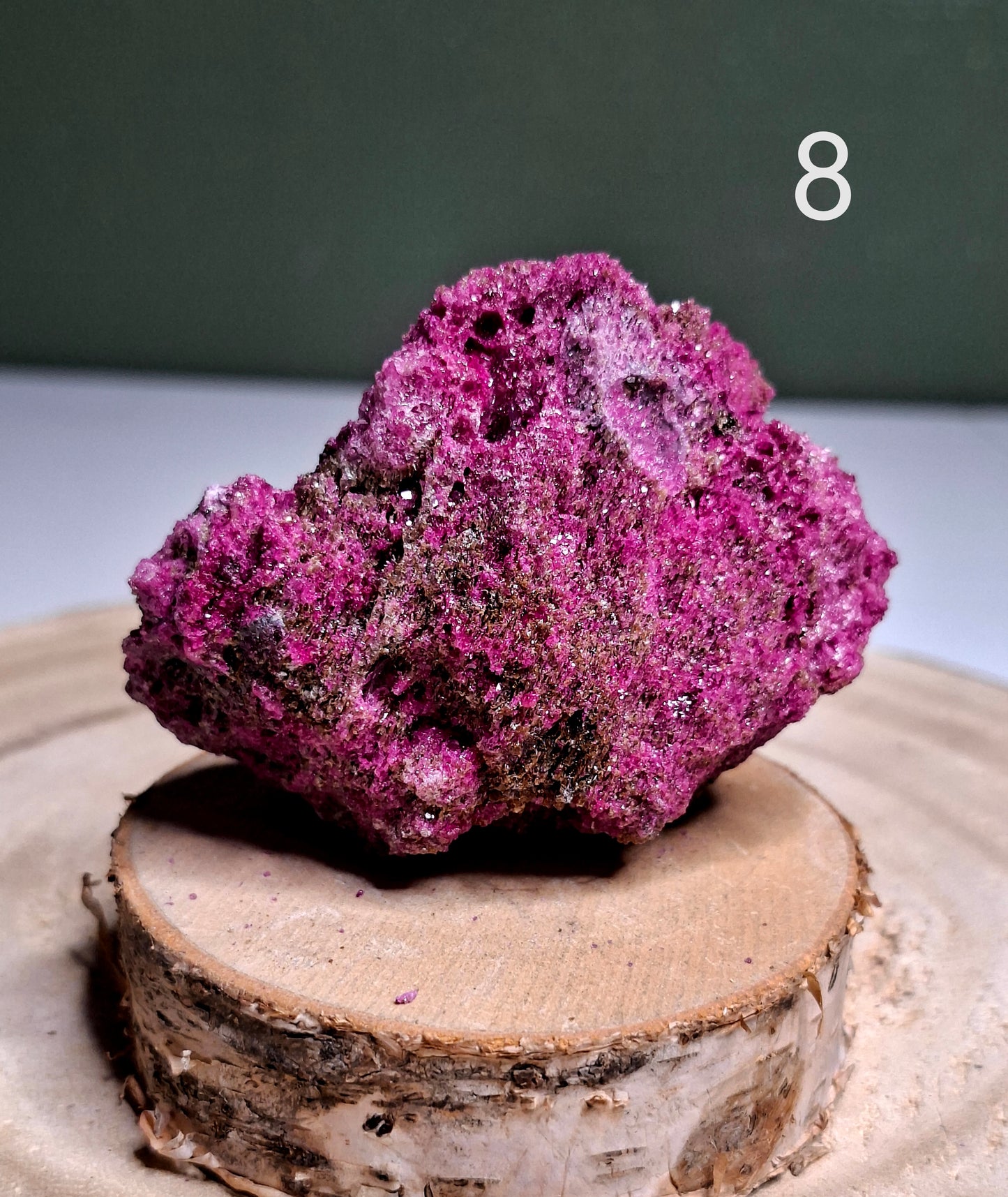 NOUVEAU - Forme brute en rubis corindon avec mica