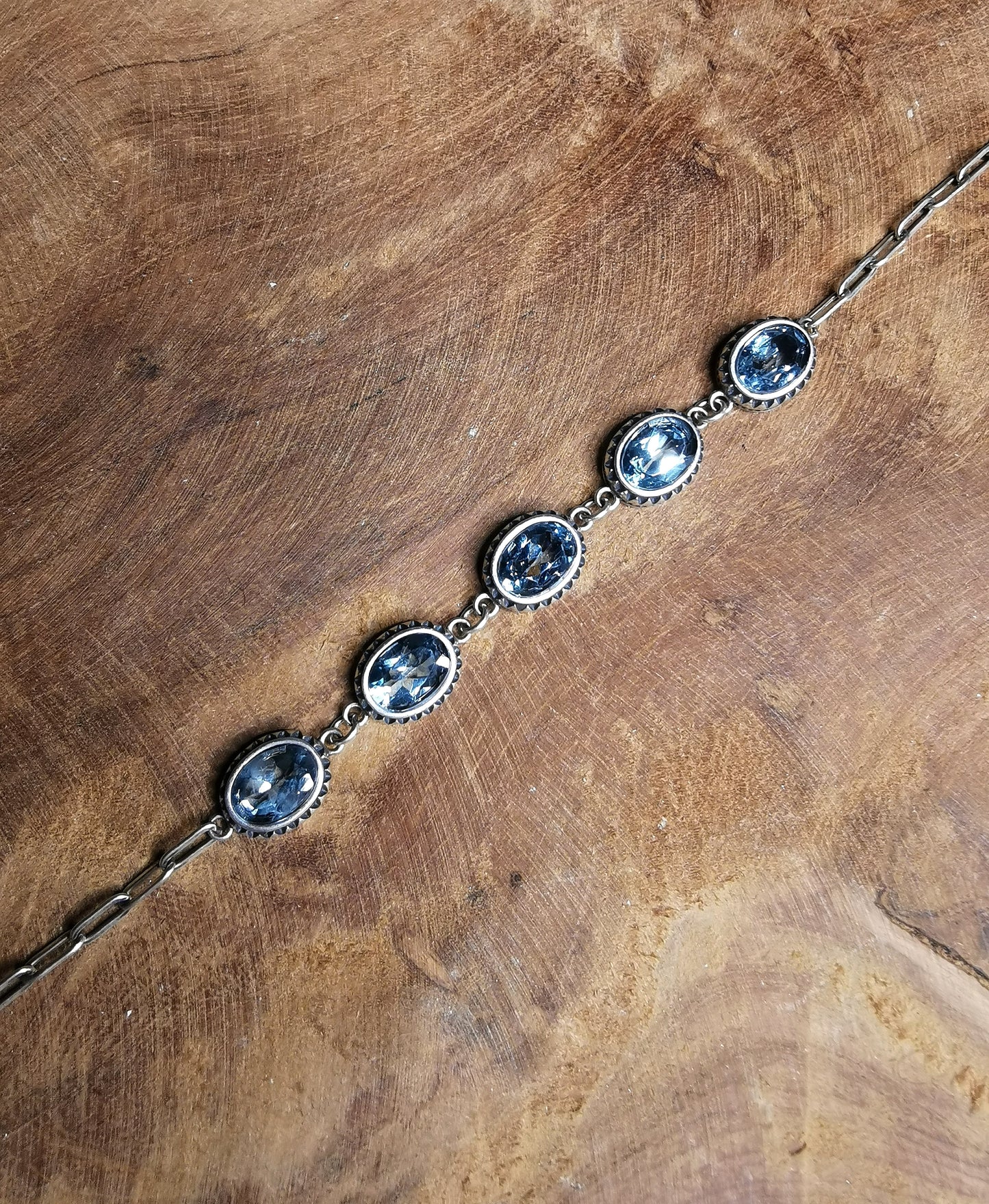 NOUVEAU - Bracelet en topaze bleue sur argent