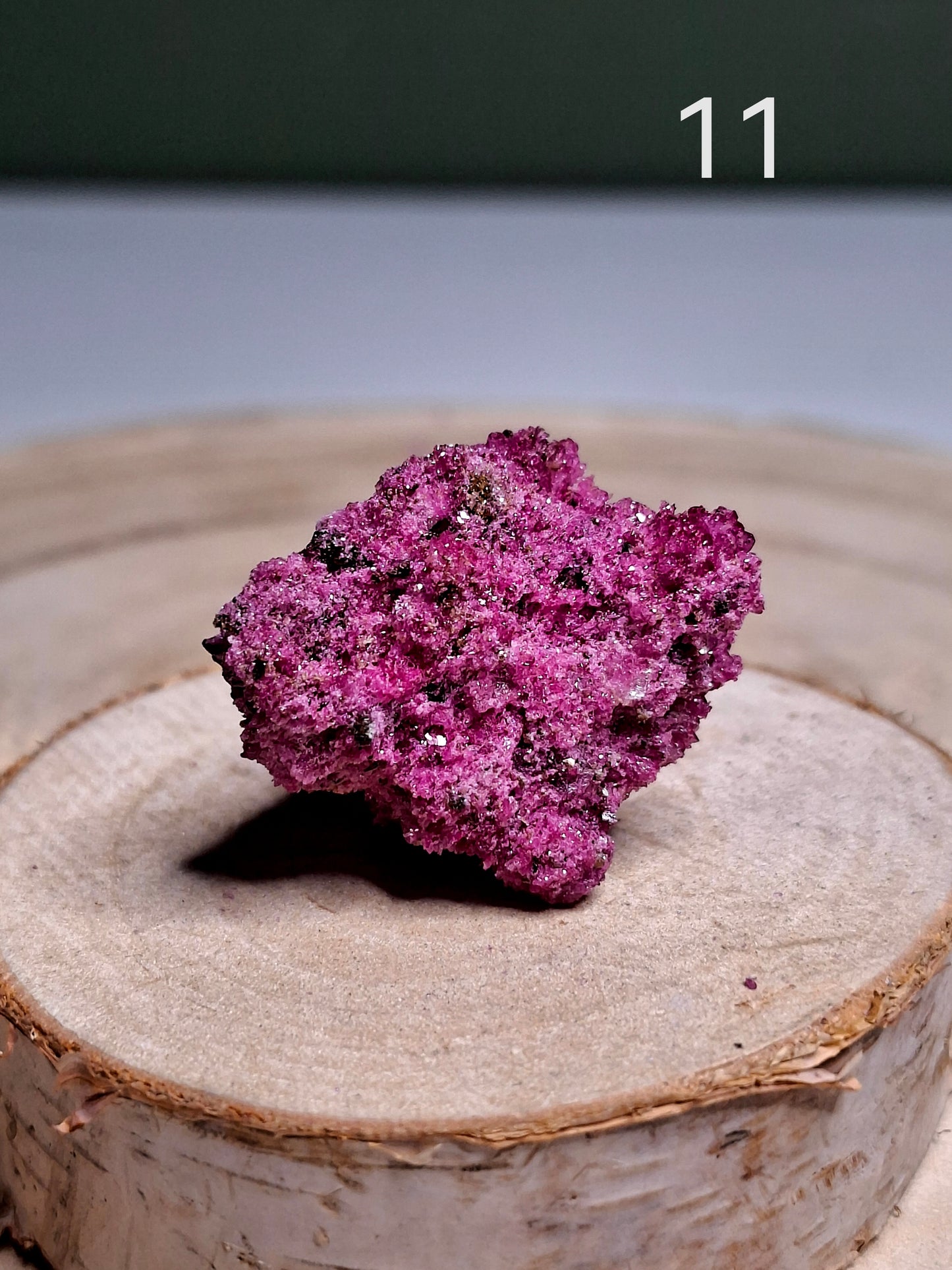 NOUVEAU - Forme brute en rubis corindon avec mica