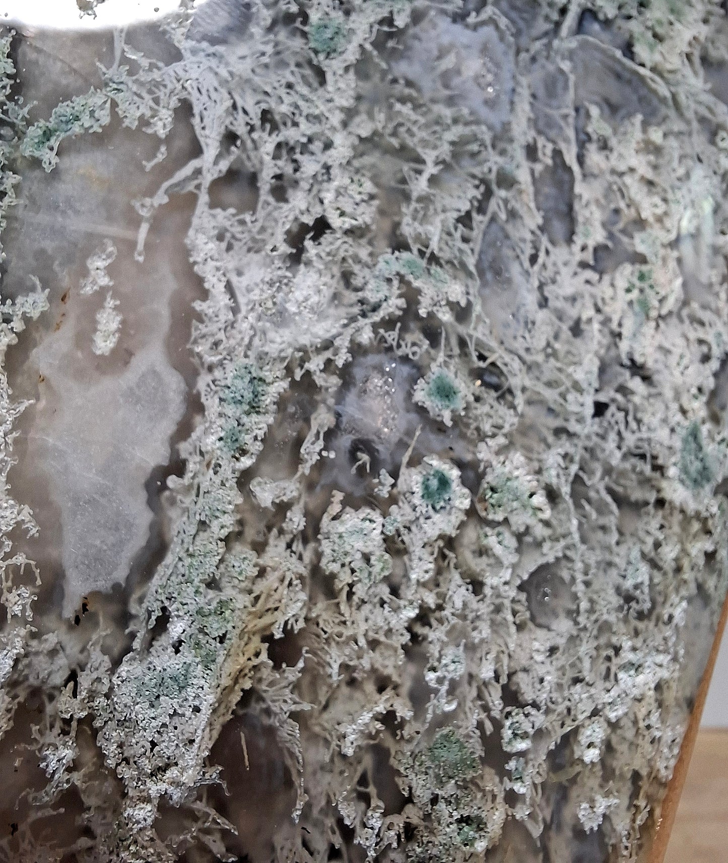 NOUVEAU - Cœur sur support en agate mousse